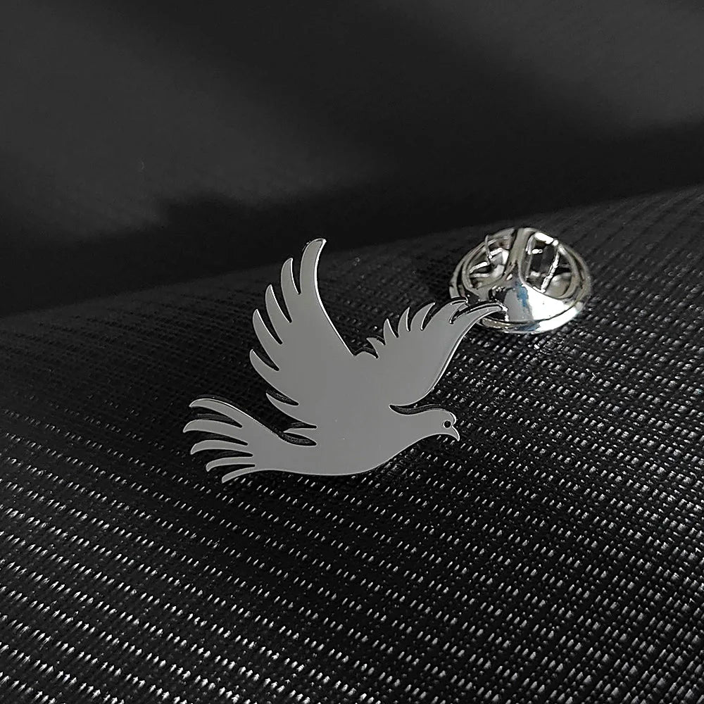 Fashionable stainless steel flying bird series brooch, decorative men's shirt lapel pin, party first choice badge