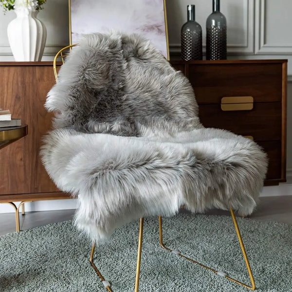 Soft Shaggy Faux Fur Rug Non-Slip Floor Mat 60x90CM Extra Thick Plush Bedroom Rug for Living Room Warm Carpet Machine Washable